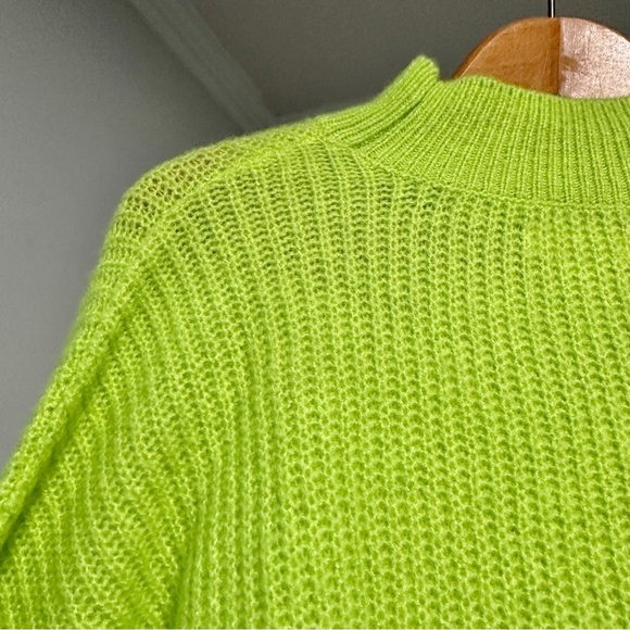 Maeve Betty Puff-Sleeved Neon Lime Green Chunky Mock Neck Sweater Size Medium - Picture 10 of 16